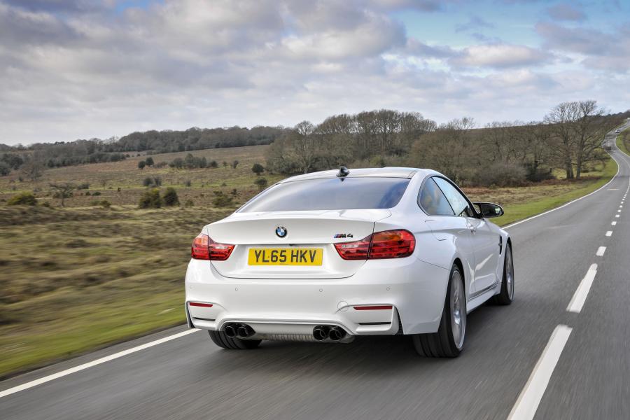  BMW M4 Coupe Competition Package 2016 года  (UK) (фото 3 из 24)